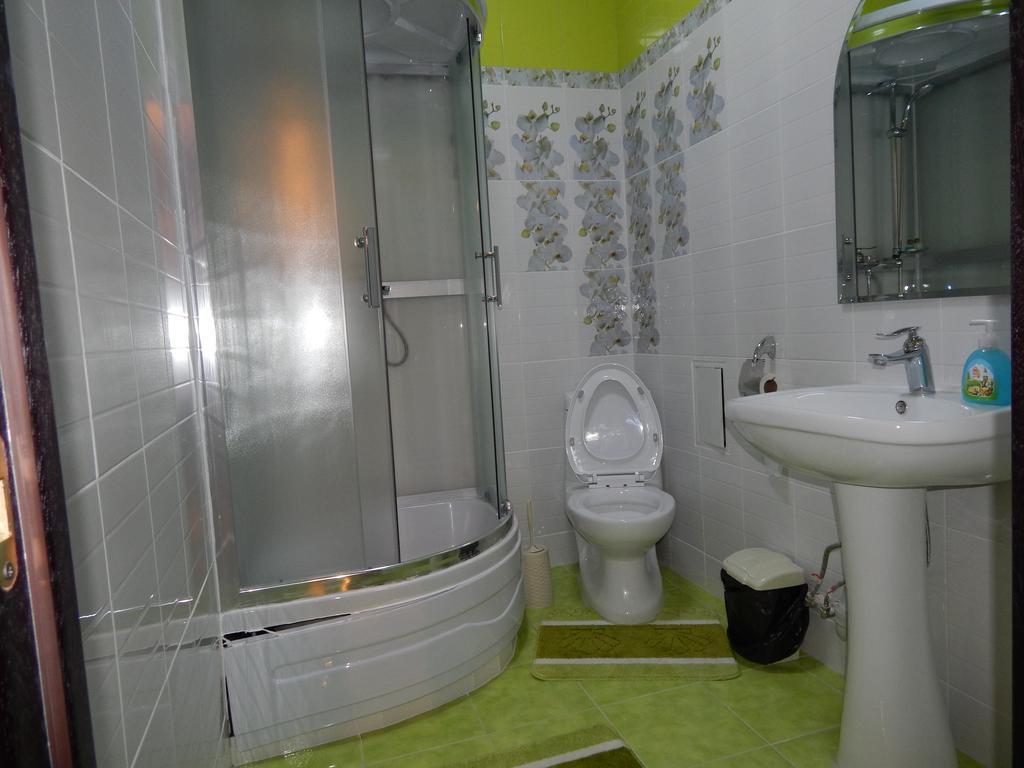 Sky House Astana Hotel Szoba fotó