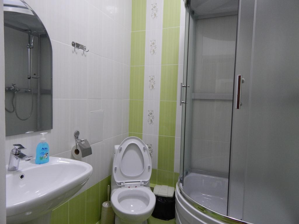 Sky House Astana Hotel Szoba fotó